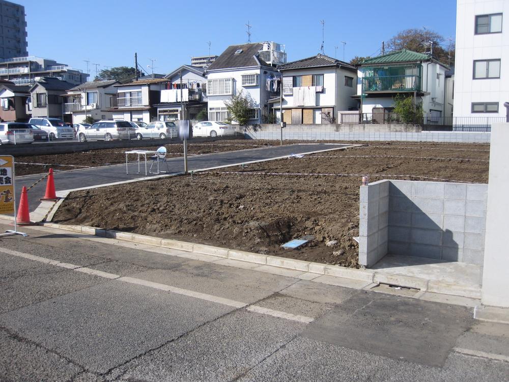 Local photos, including front road. Local (11 May 2013) Shooting