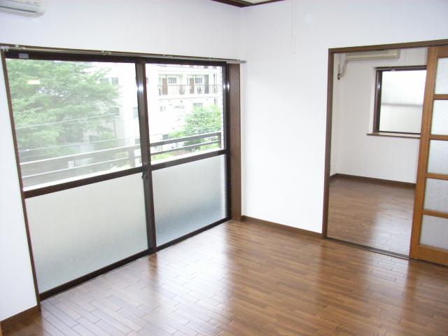 Other room space. A bright room