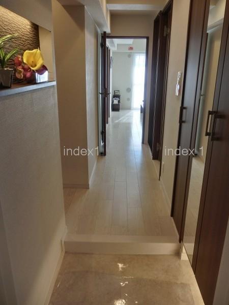 Entrance. Motion sensors corresponding clean entrance space ☆