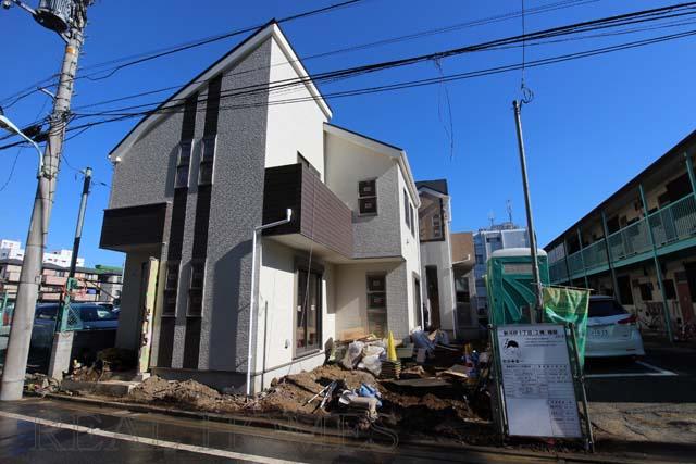 Local appearance photo. Local (11 May 2013) Shooting