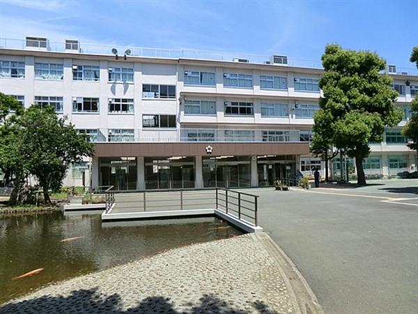 Junior high school. 473m to Kaga junior high school