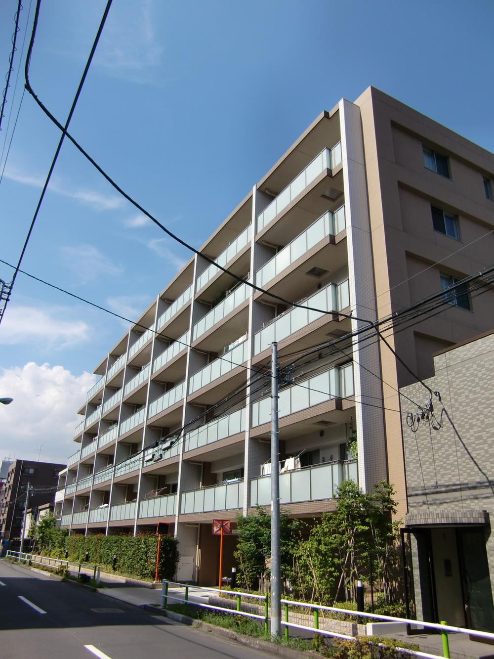 Local appearance photo. Local (10 May 2013) Shooting