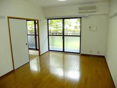 Living and room. Living (already air conditioning installation)