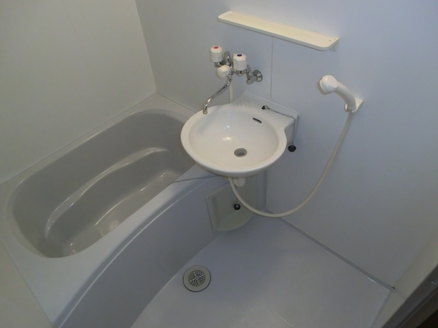 Bath. It is a hot-water supply type of bath ☆