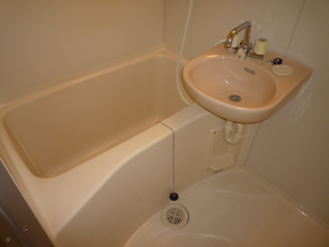 Bath. shower ・ Hot water supply bus