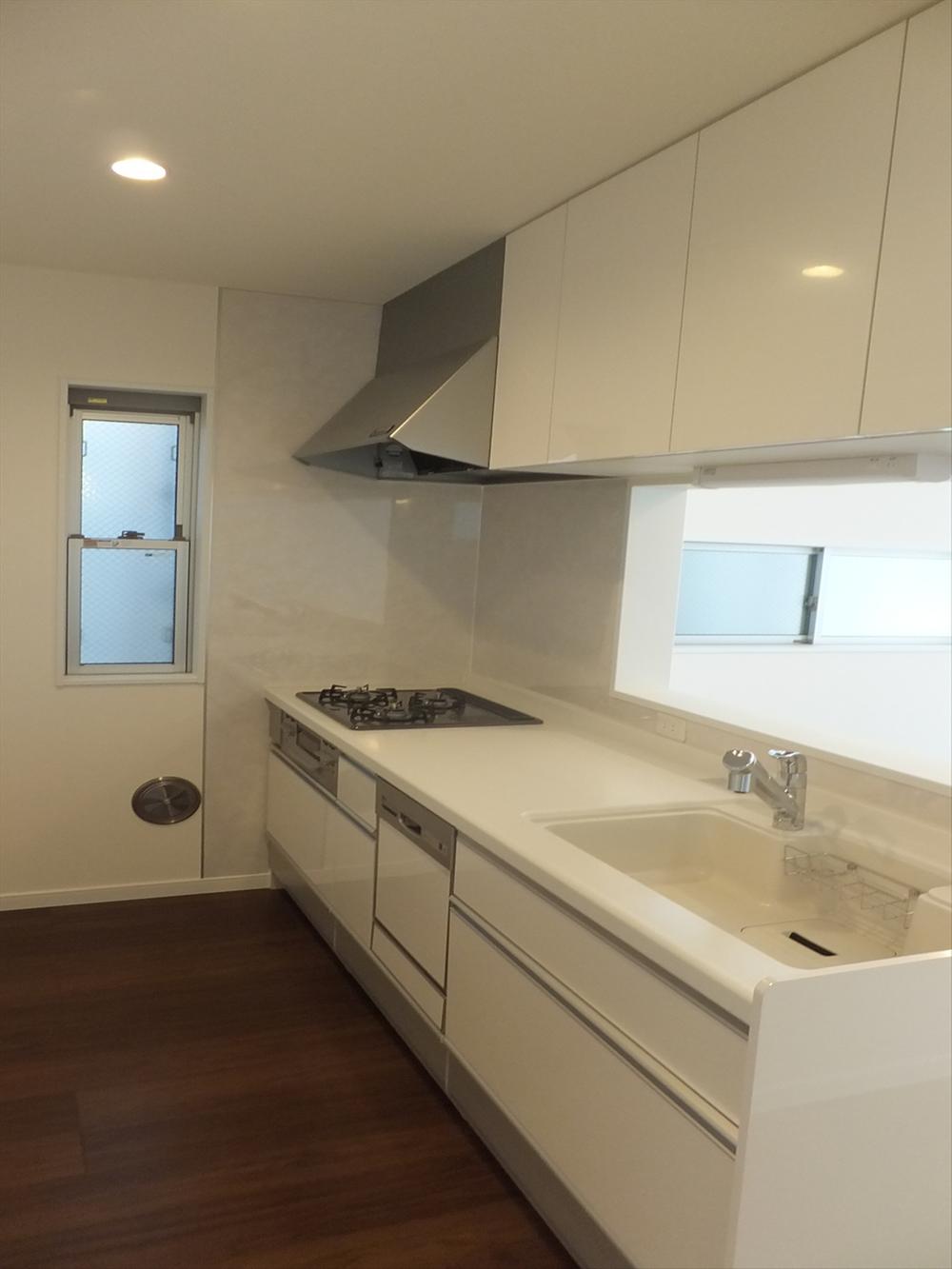 Kitchen.  [kitchen] Quality to the part which is not visible stainless! Dishwasher ・ It is with water purifier.