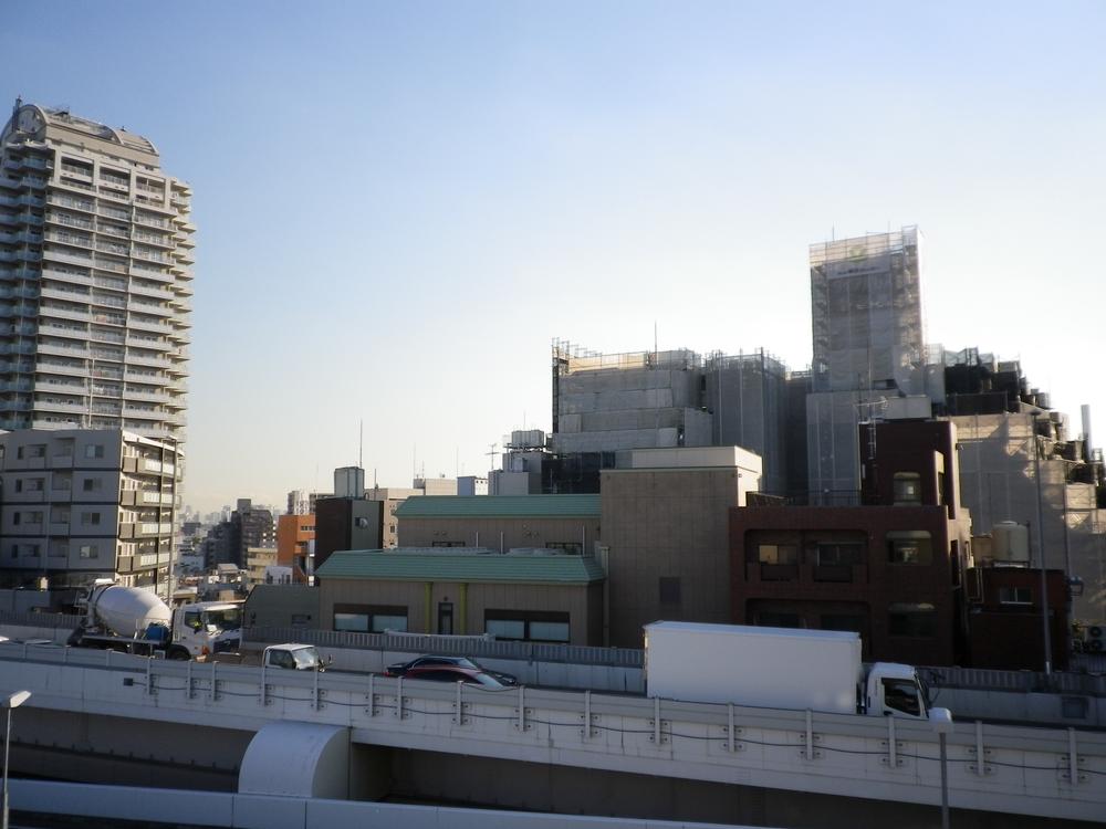 View photos from the dwelling unit. View from the site (November 2013) Shooting