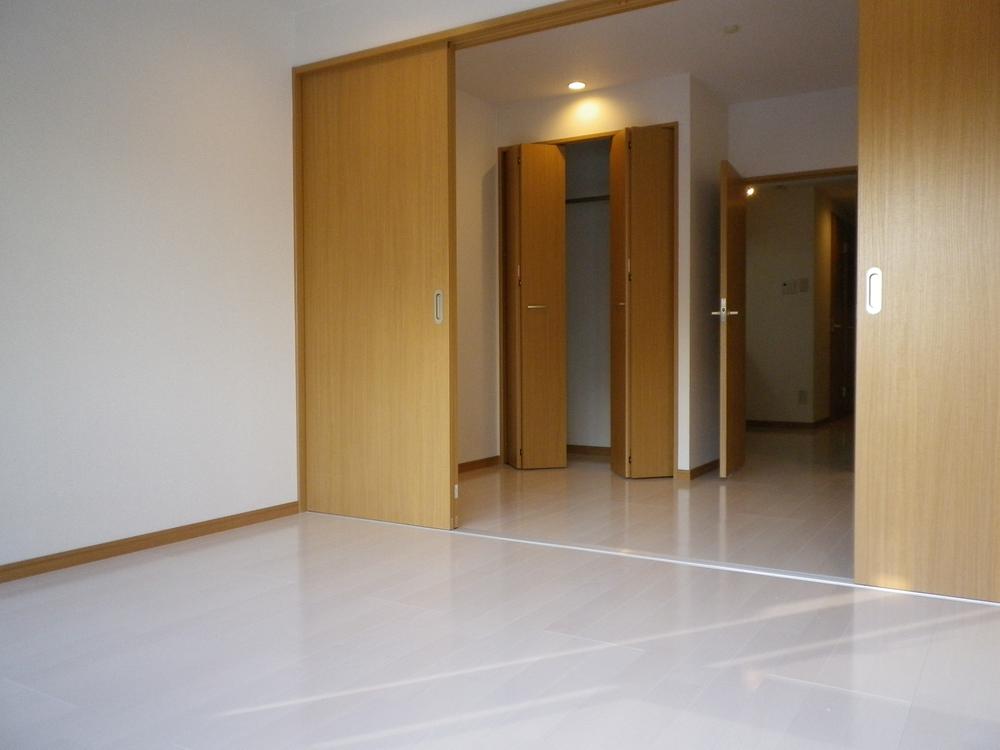 Non-living room. Indoor (11 May 2013) Shooting