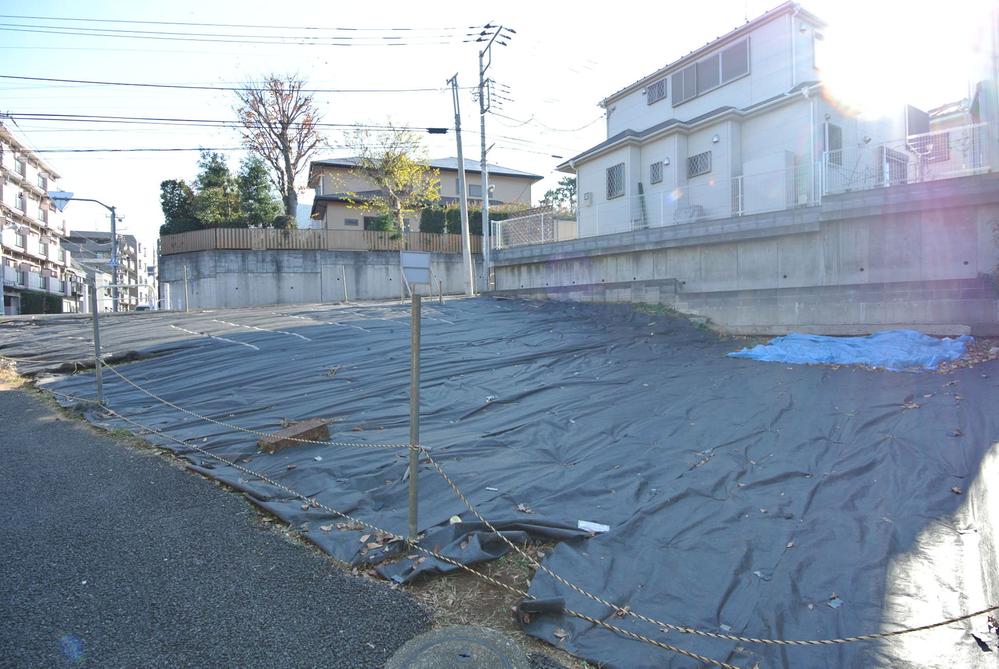 Local photos, including front road. Local (12 May 2013) Shooting