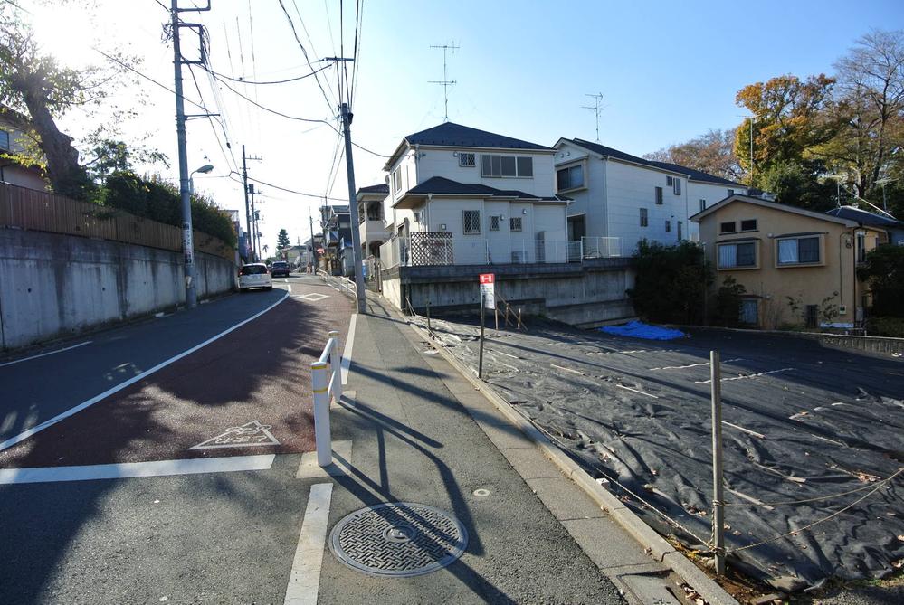 Local photos, including front road. Local (12 May 2013) Shooting