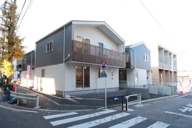 Local appearance photo. Local (12 May 2013) Shooting