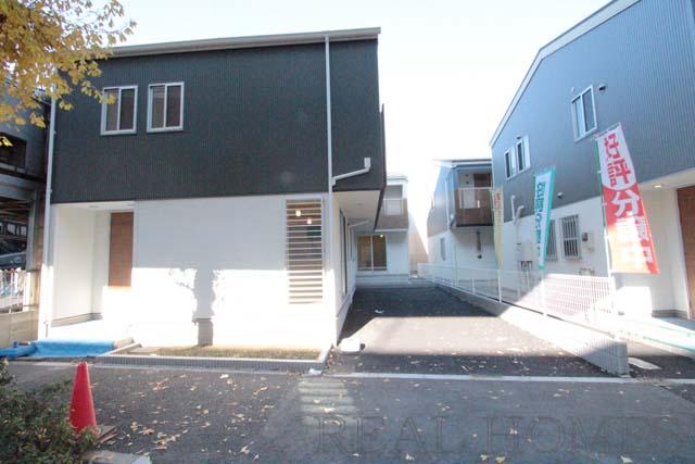 Local appearance photo. Local (12 May 2013) Shooting