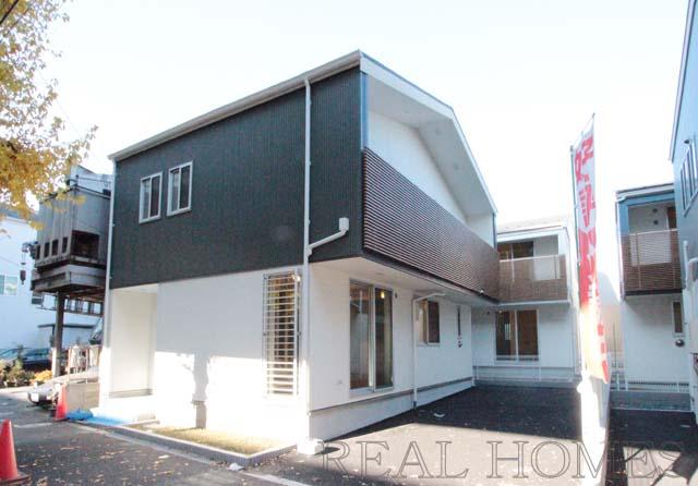 Local appearance photo. Local (12 May 2013) Shooting