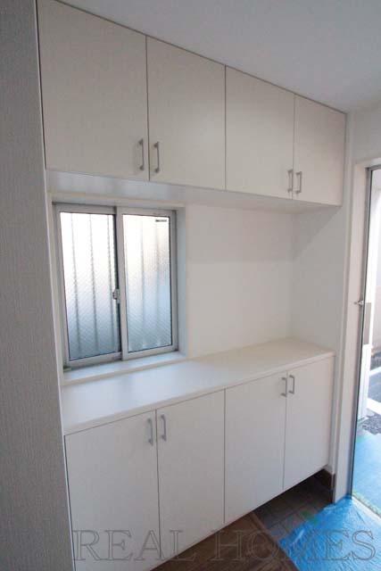 Entrance. Local (12 May 2013) Shooting 1 Building