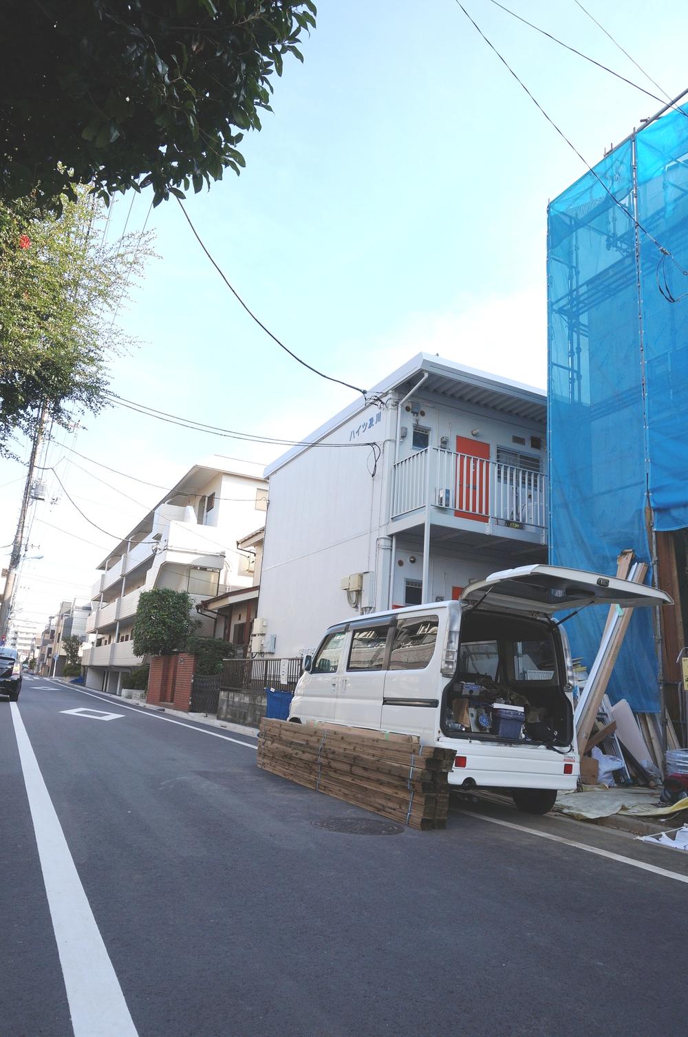 Local photos, including front road. Local (November 14, 2013) Shooting