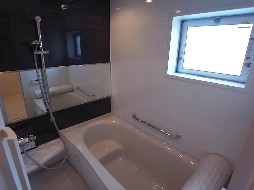 Same specifications photo (bathroom). Bathroom construction cases