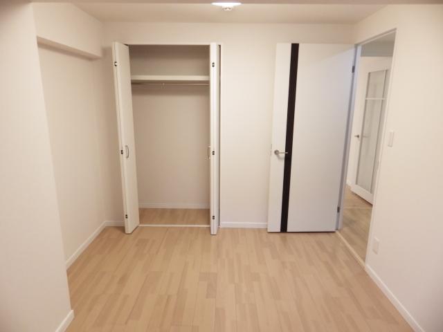 Non-living room. It is immediately to the left of the Western-style 6 Pledge entered the front door.