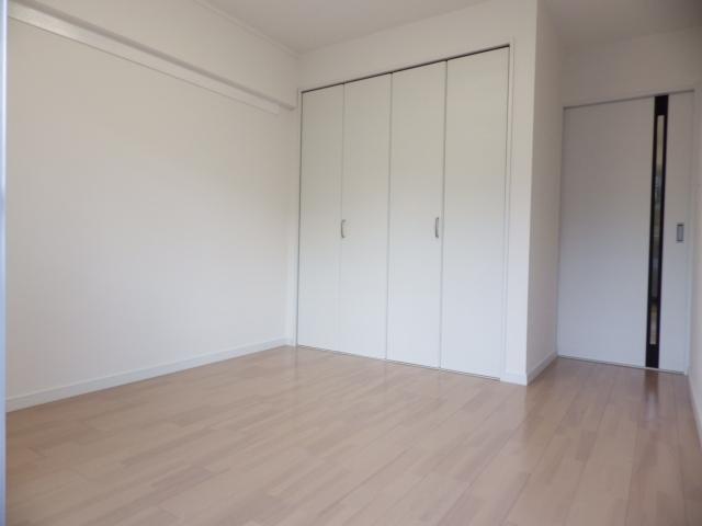 Non-living room. Balconies side Western-style 5 Pledge.