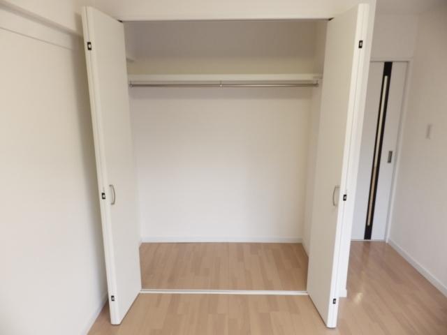 Receipt. Balconies side Western-style 5 Pledge.