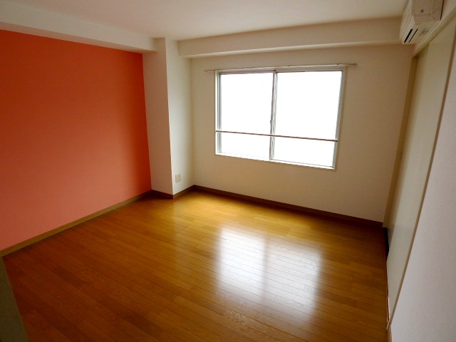 Living and room. Very fashionable in some accent Cross!