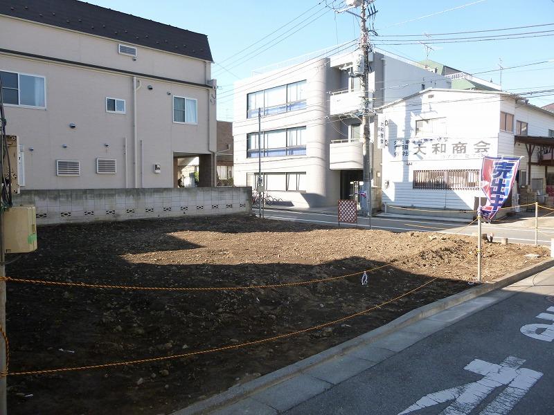 Local appearance photo. Local (11 May 2013) Shooting