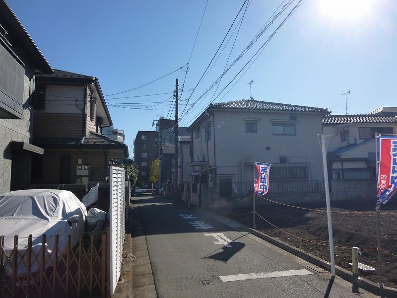 Local photos, including front road. Local (11 May 2013) Shooting