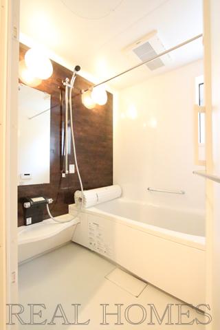 Bathroom. Indoor (11 May 2013) Shooting A Building