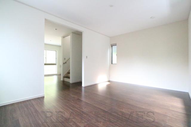 Living. Indoor (11 May 2013) Shooting B Building