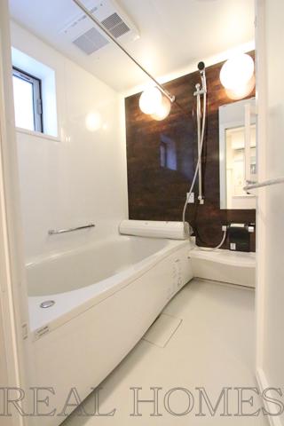 Bathroom. Indoor (11 May 2013) Shooting B Building