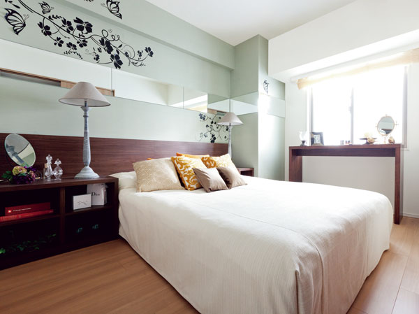 Living.  [Western-style 1] The main bedroom was to cherish the peace is, Achieve a wide and highly independent living room space to relax and relax.