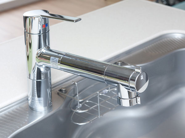 Kitchen.  [Water purifier integrated shower faucet] Water purification ・ Raw water ・ straight ・ Adopt a design highly water purifier single lever mixing faucet with integrated shower the switching of the shower can be easily lever operation.