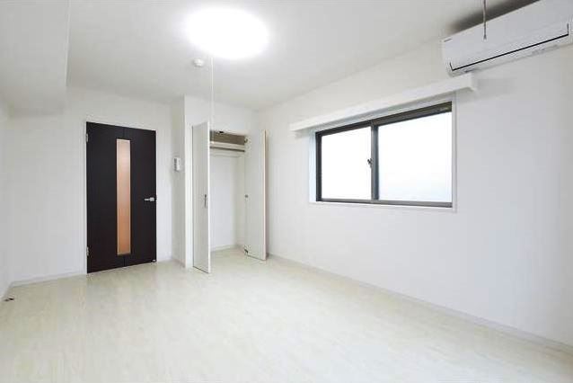 Living and room. Rukusheru Tokiwadai.