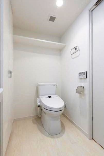 Toilet. Rukusheru Tokiwadai.