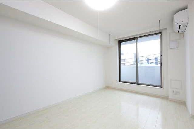 Living and room. Rukusheru Tokiwadai.