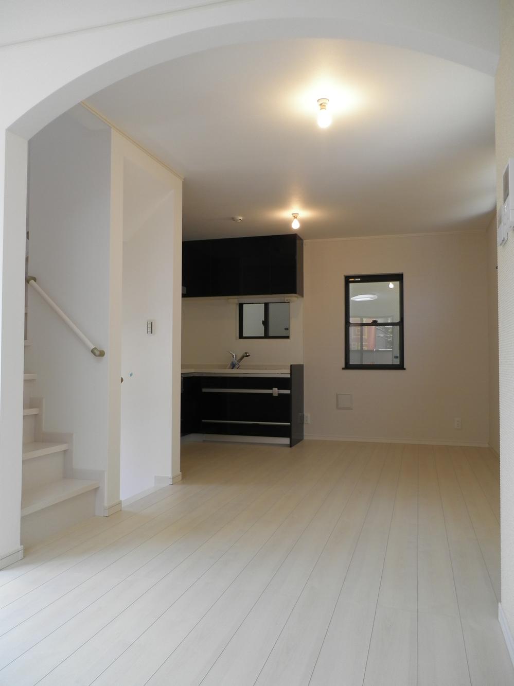 Same specifications photos (living). Adopt a special olefin sheet to be long-lasting beauty living room flooring. There is a strongly excellent scratch resistance to sunburn.