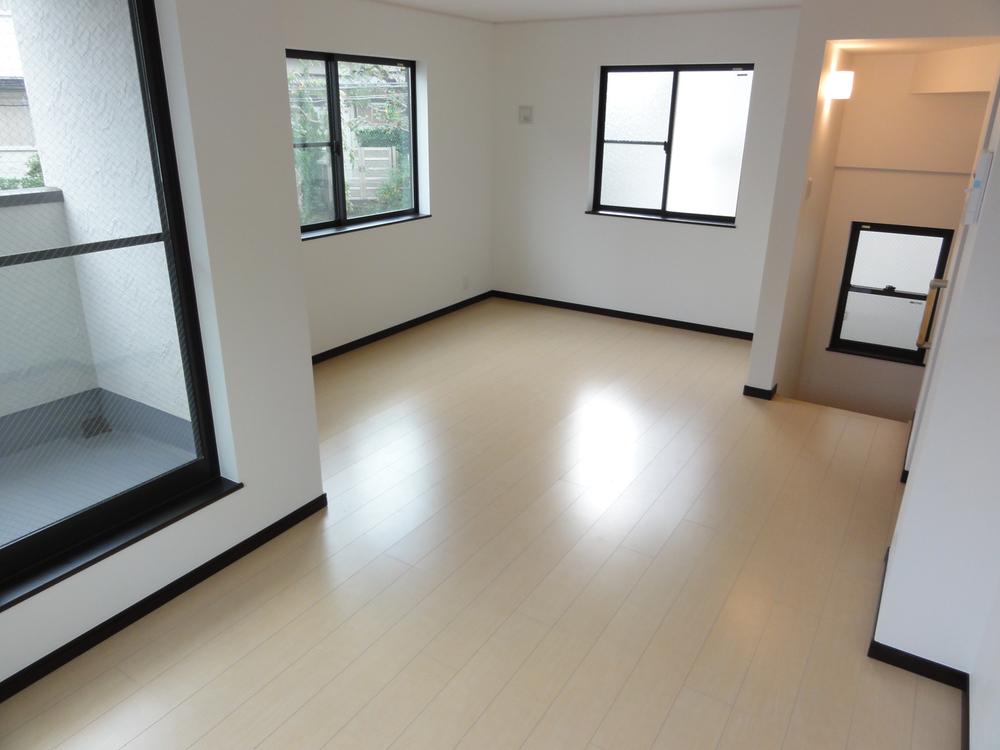 Living. Building 3 Living