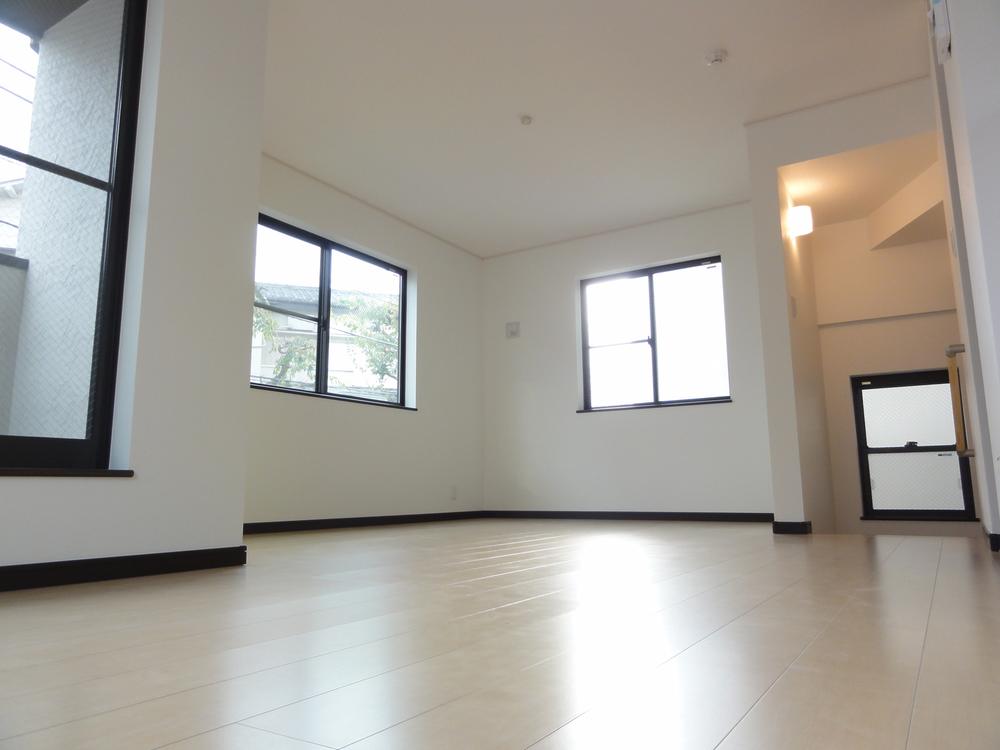 Living. Building 3 Living