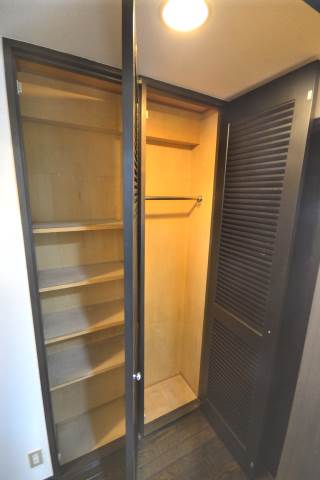 Receipt. The photograph is an image for during renovation. (203, Room photo)