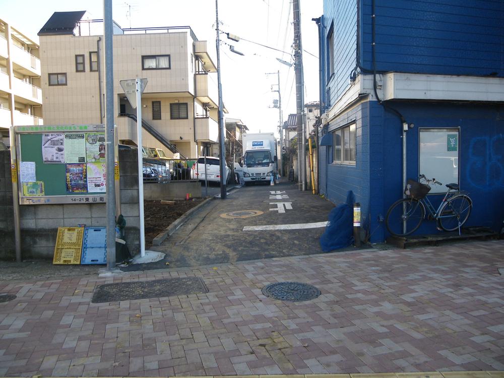 Local photos, including front road. Local (12 May 2013) Shooting