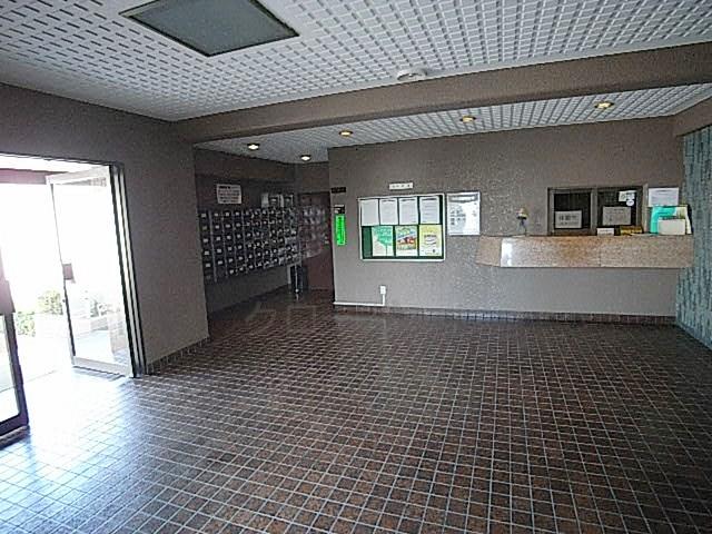 Other common areas. Entrance hall