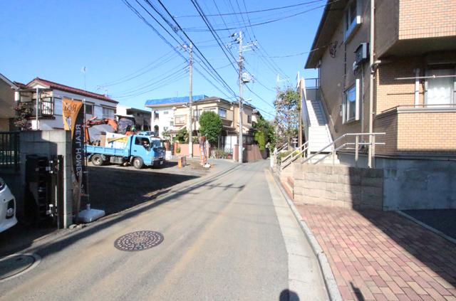 Local photos, including front road. Local (11 May 2013) Shooting