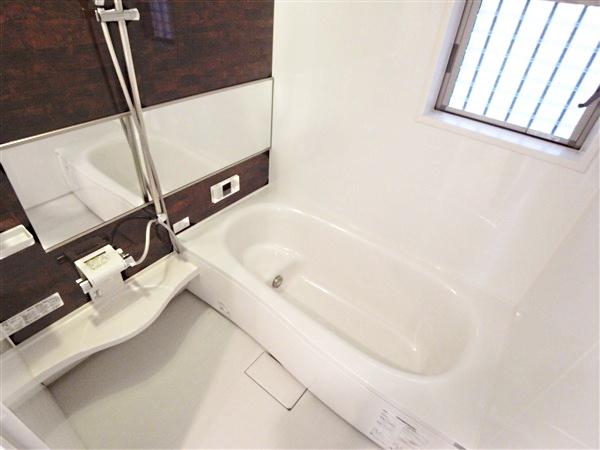 Same specifications photo (bathroom). Bathroom construction cases