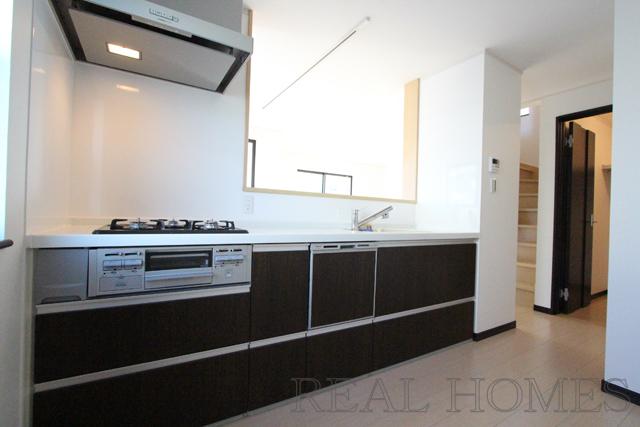 Kitchen. Indoor (11 May 2013) Shooting Building 3