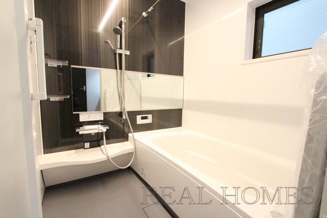 Bathroom. Indoor (11 May 2013) Shooting Building 3