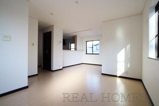 Living. Indoor (11 May 2013) Shooting Building 3