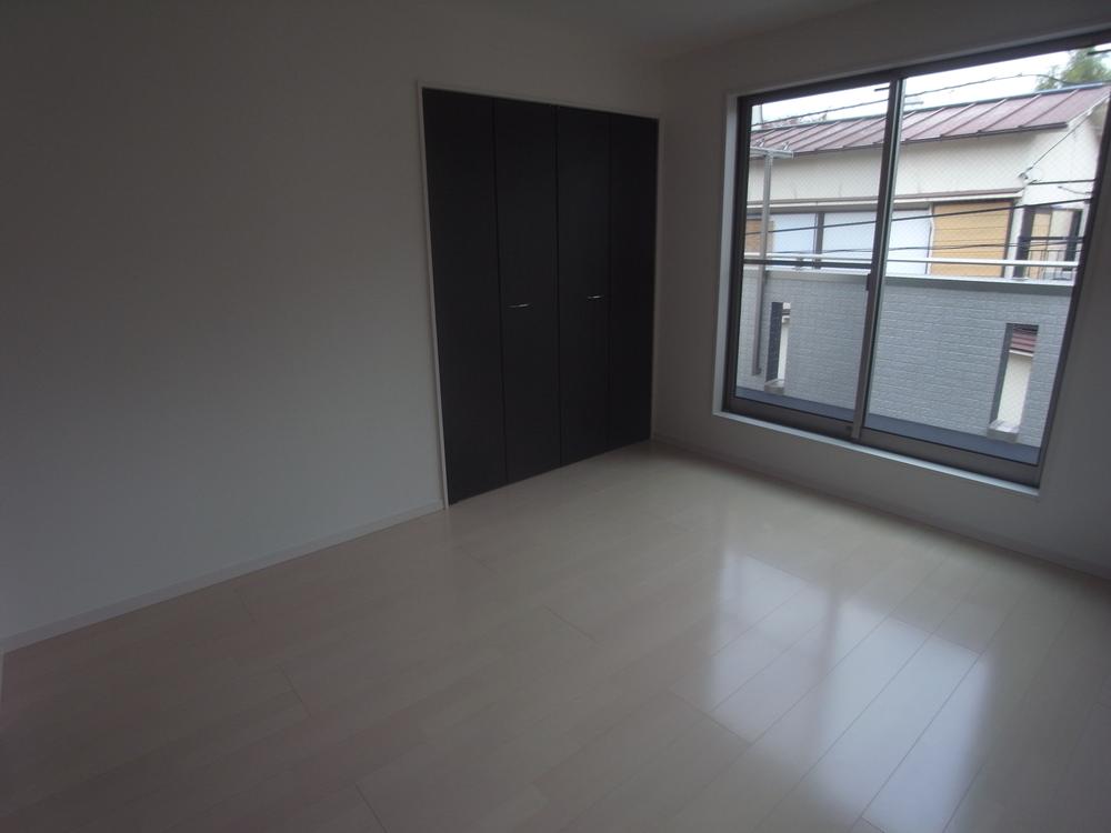 Non-living room. Indoor (11 May 2013) Shooting