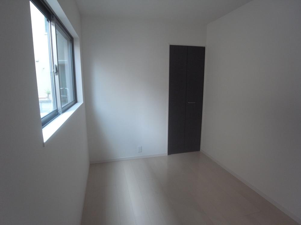 Non-living room. Indoor (11 May 2013) Shooting