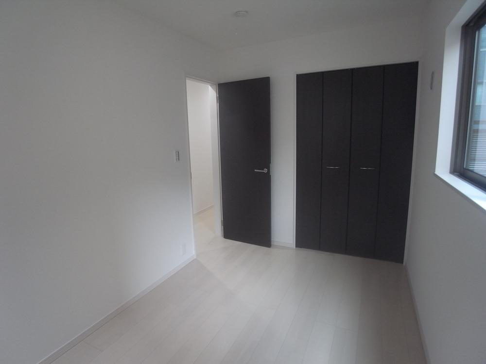 Non-living room. Indoor (11 May 2013) Shooting