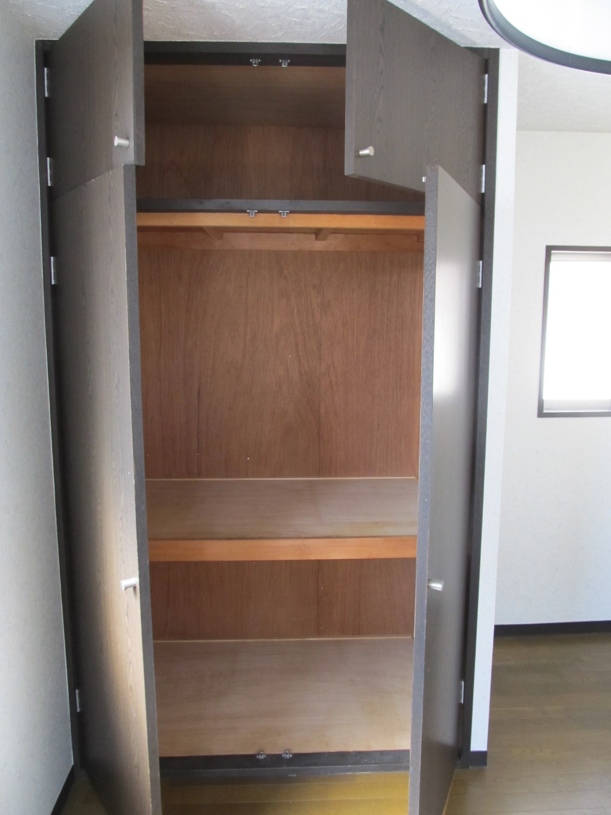 Receipt. Second floor Western-style housing