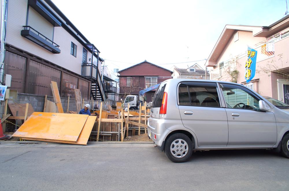 Local appearance photo. Local (12 May 2013) Shooting